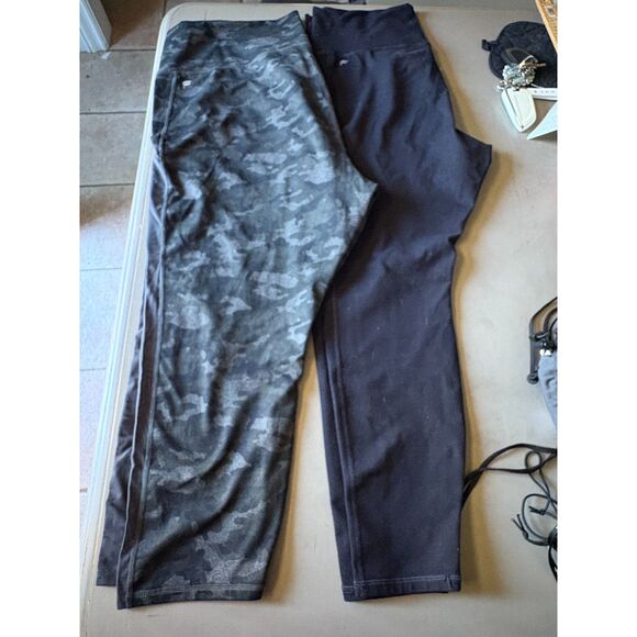 Fabletics "Mila High Waisted" Capri (3X) and "On The Go" Sports Bra(1X) Set - Picture 7 of 15